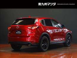 【CX-5】上質感と精悍さを兼ね備え、ワイド感を強調した意匠。オールラウンドな機能美と品格、洗練されたデザイン。