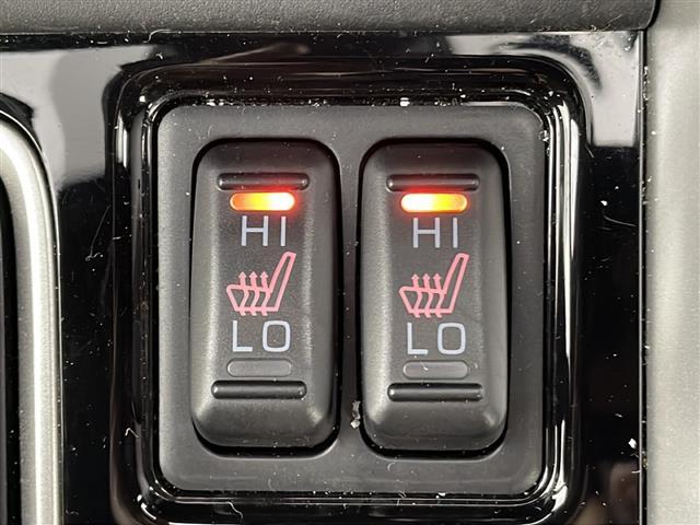 【シートヒーター】シートを温めてくれる暖房機器です！長時間座っていると負担が掛かりやすい背中や腰、または冬場などの寒い日に冷えやすい脚部に快適なぬくもりを伝えます。