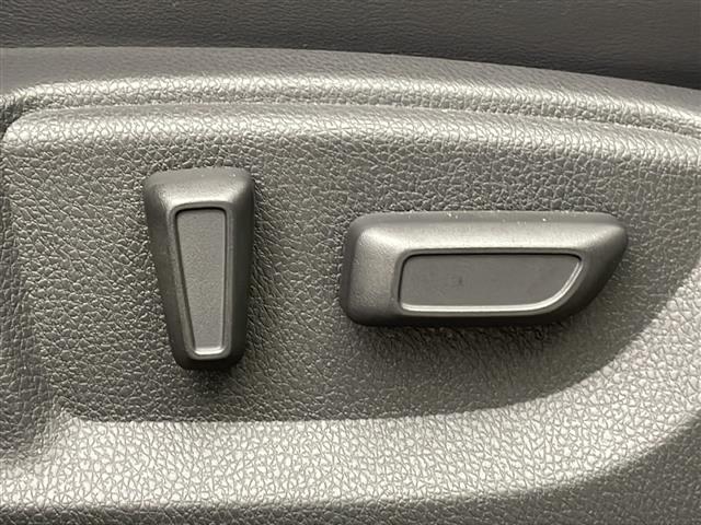 【パワーシート】シートを電動で動かすことができるので、弱い力でシートを最適な場所に調整できます！