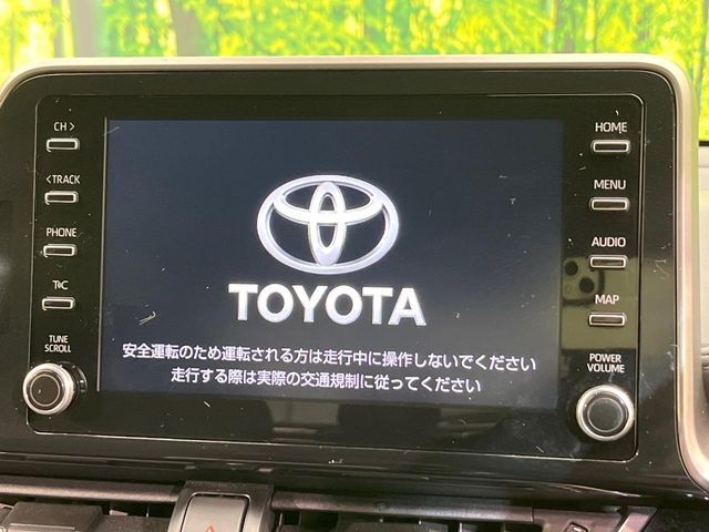 【8インチ　ディスプレイオーディオ】大画面のディスプレイはAppleCarPlayやAndroidAutoが利用可能。大きな画面でスマホナビアプリ等が利用いただけます♪