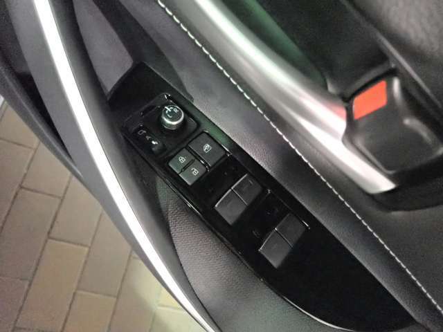 ◆お買い得車続々入庫！！賢く買うならヴァーサスの中古車！お得な一台を見つけてください！車探しから保証・メンテナンスまで徹底サポート♪任意保険もお任せ下さい♪詳しくはスタッフまで◆