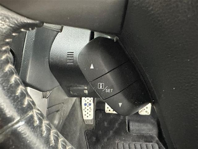 【ETC】有料道路を利用する際に料金所で停止することなく通過できる、ETC車載器（ノンストップ自動料金収受システム機器）が装備されています。セットアップを行うことで利用可能になります。