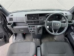 ◆【インパネ全体】全方位で視界が広く、高い目線で運転もしやすいです！