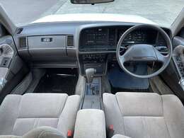走行16000Km。内外装共に良好で目を見張るコンディションの個体です。禁煙車なので嫌なニオイもありません。