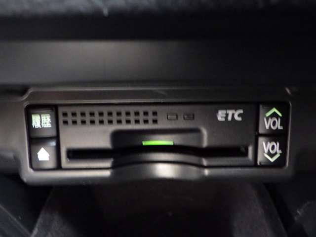 【ご来店いただかなくても車選びが可能！】ご相談や来店予約などLINEでのやり取りが可能になりますので、お気軽にお問い合わせ下さい。