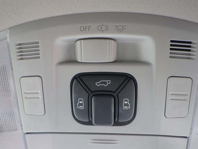 商談ルームには小さいお子様でも安心して遊べるキッズコーナーを常設しております☆ブロック、絵描き、本、ボールなど色々ご用意しておりますのでお子様連れでも安心してごゆっくり出来ます。