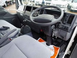 AC PS PW SRS ABS 集中ドアロック 左電格ミラー AM/FM ETC バックモニター ターボ 排気ブレーキ 坂道発進補助装置 アイドリングストップ フォグランプ トラクションコントロール ドラレコ