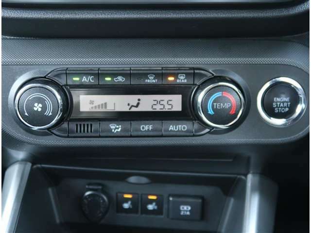 【エアコン】エアコンは温度調節がしやすいオートエアコンになります。