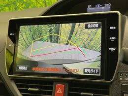 【バックカメラ】駐車時に後方がリアルタイム映像で確認できます。大型商業施設や立体駐車場での駐車時や、夜間のバック時に大活躍！運転スキルに関わらず、今や必須となった装備のひとつです！