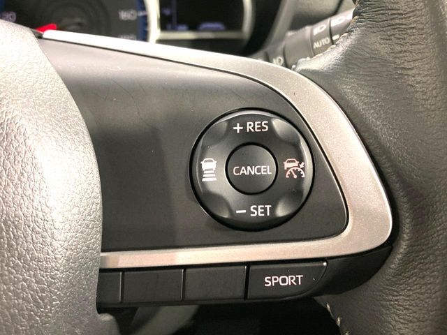 【アダプティブクルーズコントロール】高速道路での長距離走行が楽に！！自動で速度を保つクルーズコントロールが、衝突軽減システムと連携し、前方の車両を感知して車間を保つように速度調節してくれます！！