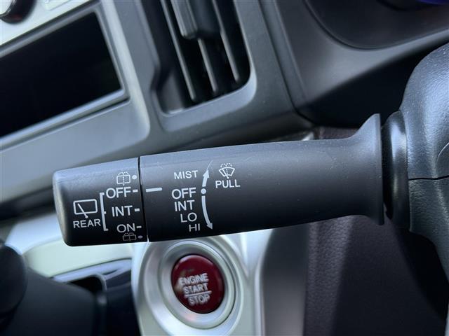 オートライトなのでライトの点け忘れを気にすることなく運転が出来ます♪