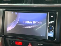【純正ナビ】人気の純正ナビを装備しております。ナビの使いやすさはもちろん、オーディオ機能も充実！キャンプや旅行はもちろん、通勤や買い物など普段のドライブも楽しくなるはず♪