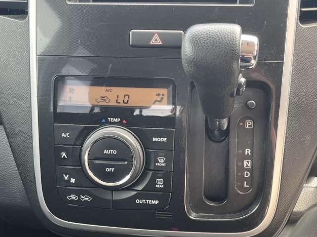 大変お得なメンテナンスパックをご紹介させていただいております。点検の際にはお車を持ってきていただくだけでOKです。