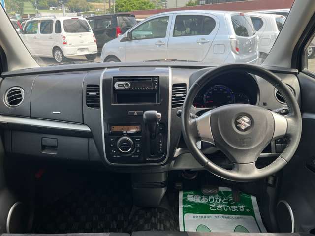 シシドモータースではお車のご購入はもちろんのこと、納車後の整備・車検や万が一の事故の際の板金修理に対しても対応が可能です。
