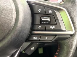 【全車速追従機能付クルーズコントロール】高速道路での長距離走行が楽に！！自動で速度を保つクルーズコントロールが、衝突軽減システムと連携し、前方の車両を感知して車間を保つように速度調節してくれます！！