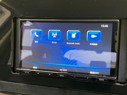 【ナビゲーション】目的地までしっかり案内してくれる使いやすいナビ。Bluetooth接続すればお持ちのスマホやMP3プレイヤーの音楽を再生可能！毎日の運転がさらに楽しくなります！！