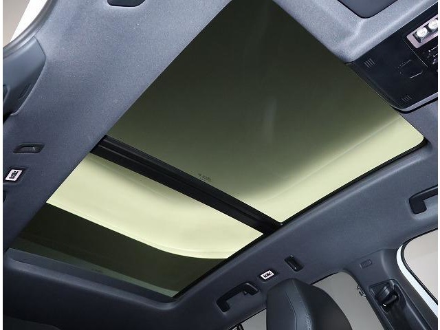 電動パノラマスライディングルーフ(オプション)搭載車両