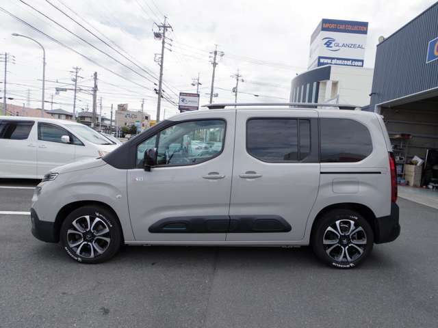 ご納車前には弊社認証工場にて12ヶ月法定点検整備を実施。消耗品、油脂類等のご納車整備を行っています！ご安心してカーライフをお過ごしいただけます