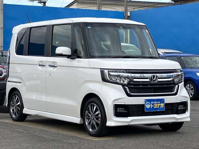 雹による凹みが少しありますが、その分価格がお買い求めやすくなっております。状態は担当営業までお申しつけ下さい。