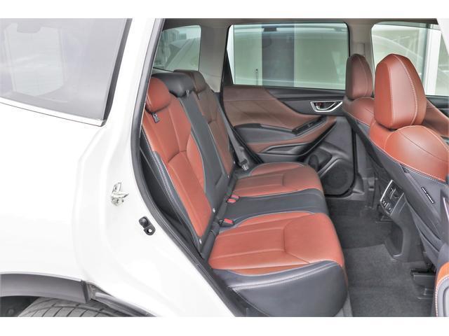 みんなで楽しく過ごせるリアシート