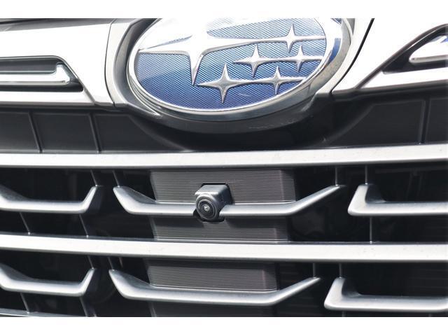 フロントカメラ、モニターに左右180度の広範囲なエリアを表示します。