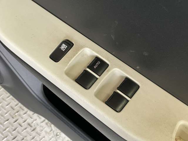 もし電動格納ミラー機能がなくても後付けできるものもあります！気になる方は是非一度ご相談を！！