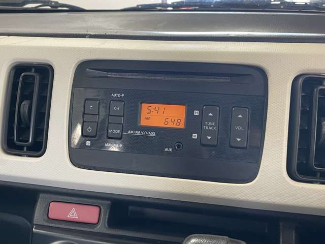 納車前に自社工場にて12ヶ月点検をベースに入念なチェックを行ないます。消耗箇所等がございましたら交換を行いますので、安心してお乗り頂けます。