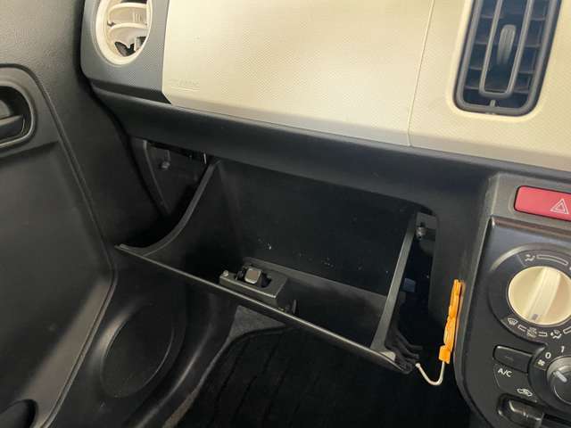 全車クリーニング済み！目立つ傷、汚れ、へたりなどなくコンディション良好です！！