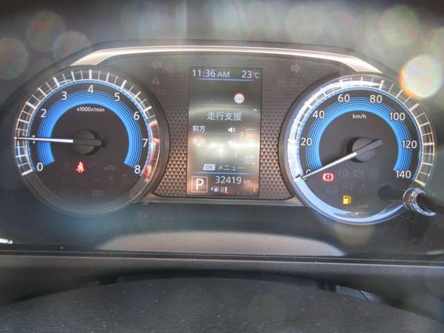 文字盤も大きく見やすいメーター周り