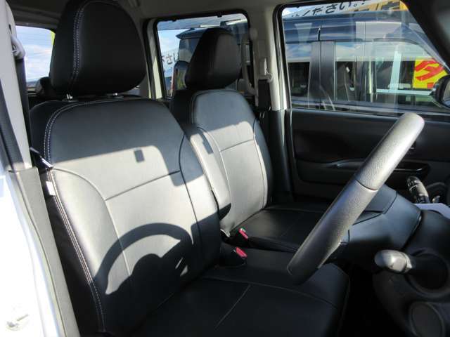 ベンチシートでゆったり快適