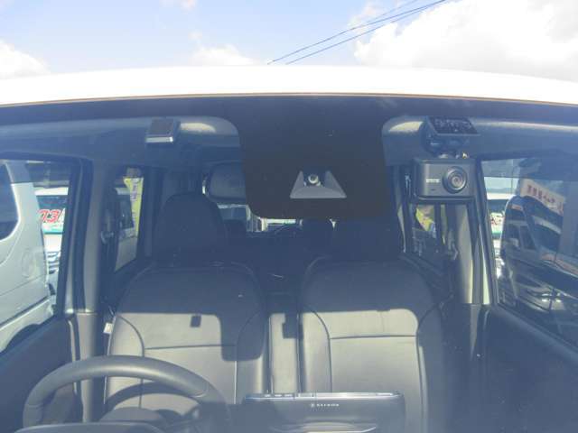 衝突軽減ブレーキ付のお車です。