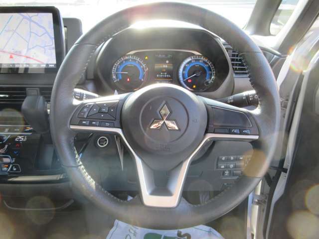 高級感溢れる革巻きハンドル♪