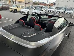 【ルーフ】大きなへこみや色褪せもなくきれいな状態です！ひょう害車は販売いたしませんのでご安心ください。