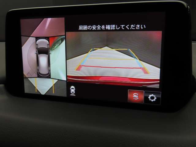 360°モニターが標準装備されておりますので、細い道や狭い駐車場でもラクラク♪　視認性もバッチリです。