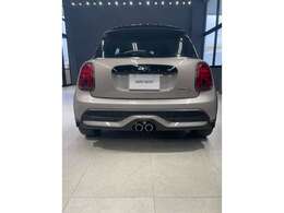 MINI認定中古車　車両本体価格に保証も含まれております！認定中古車ですのでご安心くださいませ！