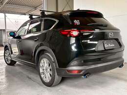 【鈑金・修理】小さなキズ・ヘコミから、大きな事故修理まで！一台一台丁寧に仕上げます。お車をお預かりしている間、代車を無料でお貸しいたしますので、安心してお任せください。