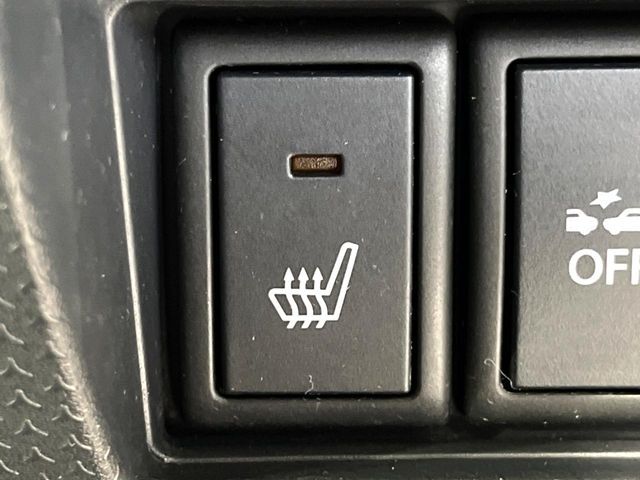 【シートヒーター】寒い日に重宝するシートヒーター！エアコンより早く温まってくれるので寒がりの人も安心ですね♪エアコンの温風は乾燥するから苦手、という方にもをおすすめです。