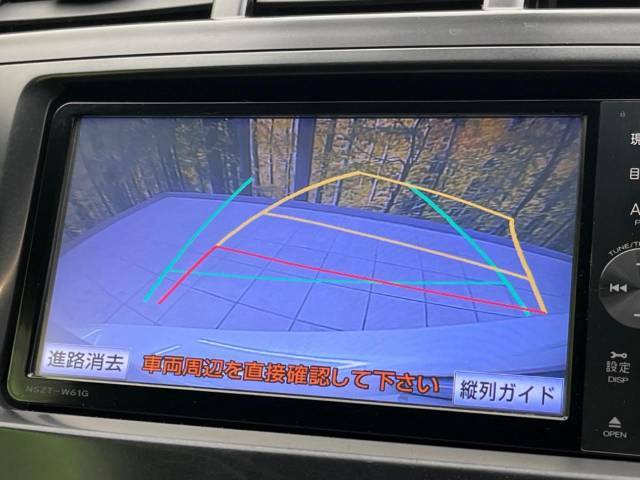 【バックカメラ】駐車時に後方がリアルタイム映像で確認できます。大型商業施設や立体駐車場での駐車時や、夜間のバック時に大活躍！運転スキルに関わらず、今や必須となった装備のひとつです！