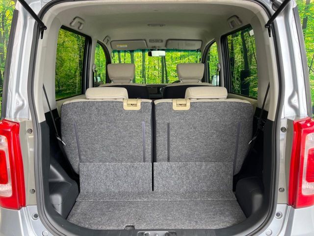 普段のお買い物や通勤、送迎等に十分な荷室スペースを確保しております。セカンドシートを倒すと、大きな荷物の積載も可能です♪