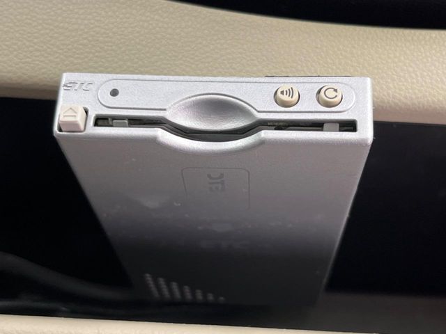 【ETC】高速道路の料金所をストレスなく通過！話題のスポットやサービスエリアに多い「スマートIC」利用時は必須のアイテムです。当店でセットアップを実施、ご納車当日からすぐにご利用いただけます！