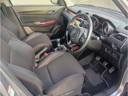 展示車をご覧の際は是非シートに座って視界や座り心地などをお確かめください。