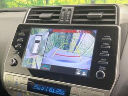 【パノラミックビューモニター】専用のカメラにより、上から見下ろしたような視点で360度クルマの周囲を確認することができます☆死角部分も確認しやすく、狭い場所での切り返しや駐車もスムーズに行えます。