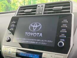 【メーカー純正ナビ】インテリアに溶け込むスタイリッシュな「専用設計」メーカーナビを装備♪視認性や操作性など基本性能にも優れ、より上質なカーライフをお楽しみいただけます。