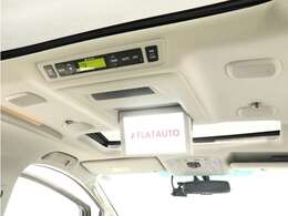 【電動後席モニター】プレミアムサウンド専用！電動開閉後席フリップダウンモニターです。5.1chサウンド、18スピーカーの専用音響システムとなり、人気の装備になります。