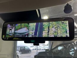 【アラウンドビューモニター】専用のカメラにより、上から見下ろしたような視点で360度クルマの周囲を確認することができます☆死角部分も確認しやすく、狭い場所での切り返しや駐車もスムーズに行えます。