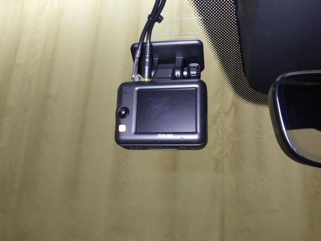 事故時の証拠となるだけでなく、危険運転の抑止力や、ヒヤリハットの記録による安全意識向上など、安全運転をサポートする機能をアピール。?