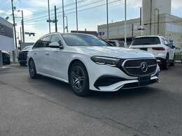 人間工学に基づき、機能面を最優先して作られているデザインですので流行り廃りがなく飽きが来ないデザインがメルセデスベンツの真骨頂となっております。末長くご愛用頂けます。