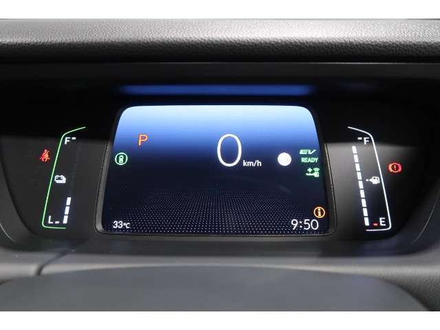 視認性、認識性にこだわった、7インチの大型カラー液晶メーターを採用。速度は読み取りやすいよう数字で大きく表示します！