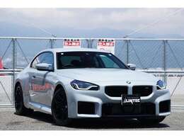 ◆正面衝突警告 ◆車線逸脱警告 ◆ヘッドアップディスプレイ ◆運転注意モニター ◆ETC2.0 ◆リヤ3面サンプロテクションガラス ◆横方向交通警告 ◆アクティブPDC ◆禁煙車 ◆車線変更警告