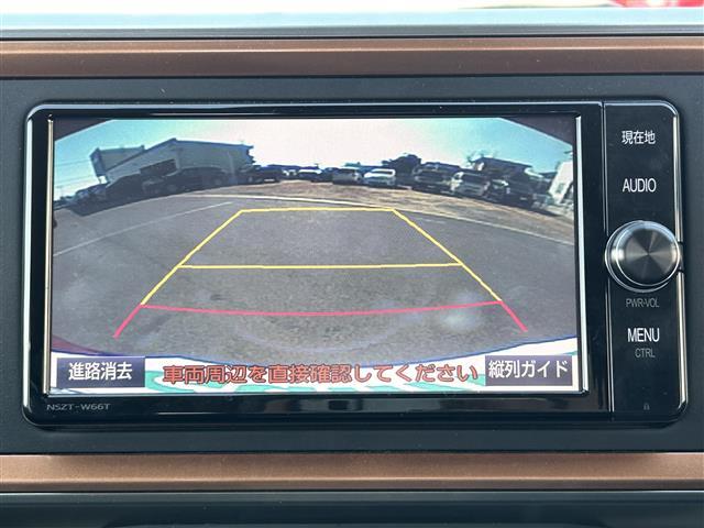 【バックモニター】後ろのカメラの映像をモニターに映し出すことができます！後方の見えない死角や、障害物との距離感をしっかり確認することができます！駐車が苦手な方におすすめです。